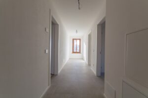 Appartamento nuovo con due camere e doppi servizi