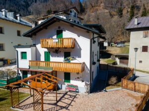 Casa singola con giardino privato a Saviner