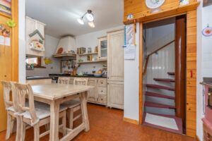 Appartamento su tre livelli e due bagni