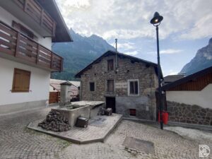 Portion of Property to Renovate in the Historic Center of Cencenighe