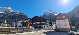 Locale commerciale su due livelli ad Alba di Canazei