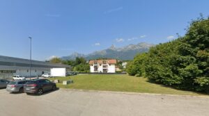 Area commerciale di 2400 mq