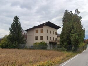 Ex caserma da ristrutturare in centro