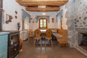 Casa indipendente e ristrutturata a Palue