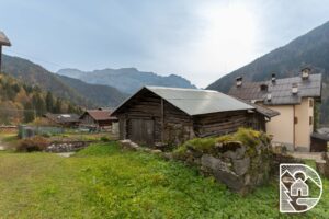 Fienile da ristrutturare a Celat