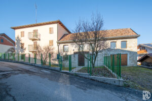 Casa singola con scoperto di proprietà